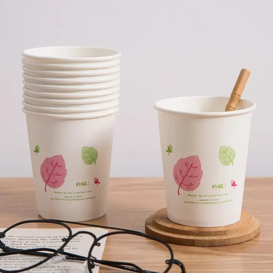 플라스틱 뚜껑을 가진 새로운 디자인에 의하여 돋을새김되는 두 배 벽 커피잔 12oz 뜨거운 음료 종이컵